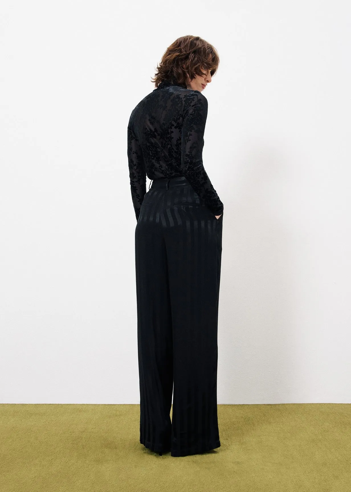CARMELITE top