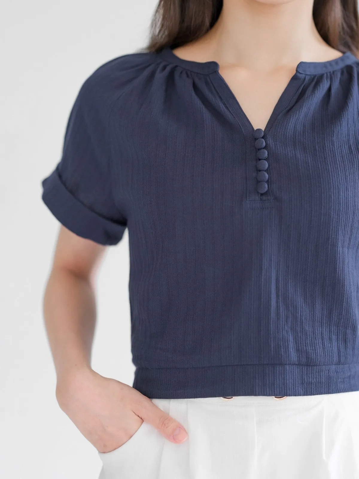 Perlin Buttoned Crop Blouse