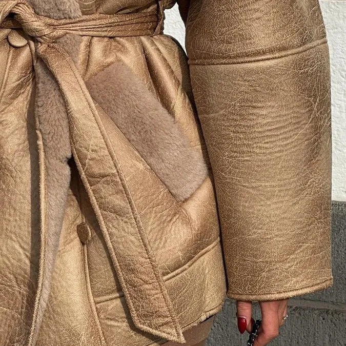 Sherpa jas van imitatieleer